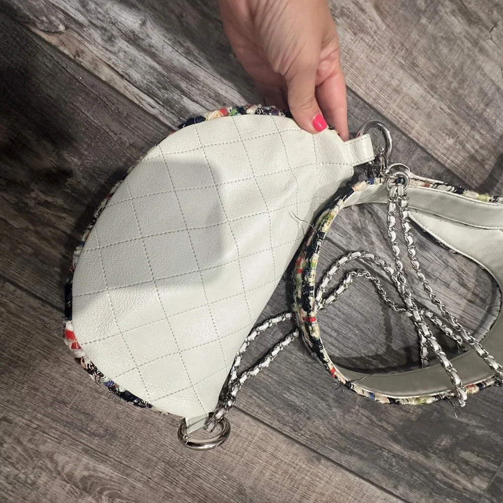 CHANEL Colorful Chain Crossbody Bag white tweed - Picture 8 of 11